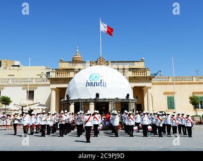 Wachwechsel auf dem St. George Platz in Valletta, Malta. Stockfoto