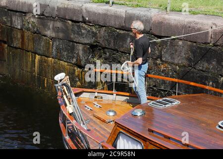 Haverud, Schweden - 24. Juni 2020: Im Kanal von Dalsland an der Schleusenaera in Haverud wird die Sperre fortgesetzt. Stockfoto