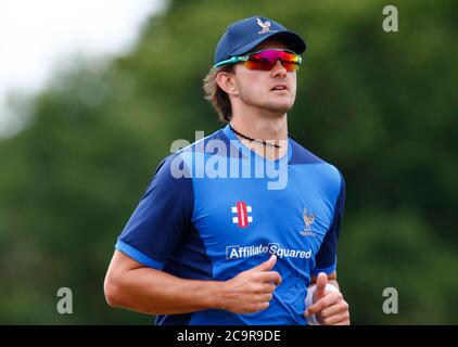 BILLERICAY, Großbritannien, AUGUST 01:Jack Plom von Sheffield CC während der Shepherd Neame Essex Cricket League Gooch Division zwischen Billericay CC und S Stockfoto