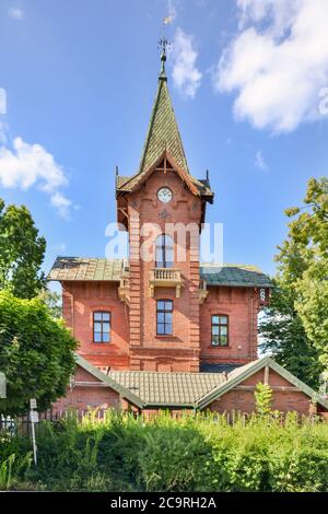 Restauriertes historisches Gebäude im Stadtzentrum von Lodz, Polen. Stockfoto