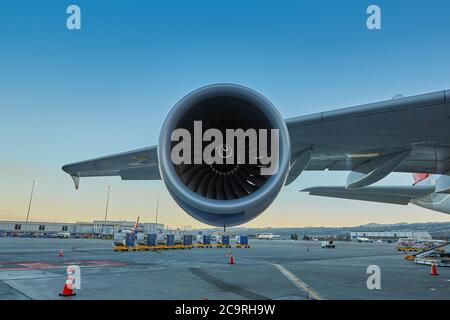 Ein British Airways Airbus A380 am Boden des San Francisco International Airport, Kalifornien, USA. Stockfoto