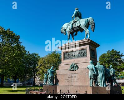 Prinz Albert bronzene Reiterstatue von Sir John Steell, Charlotte Square Gardens, Edinburgh, Schottland, Großbritannien Stockfoto