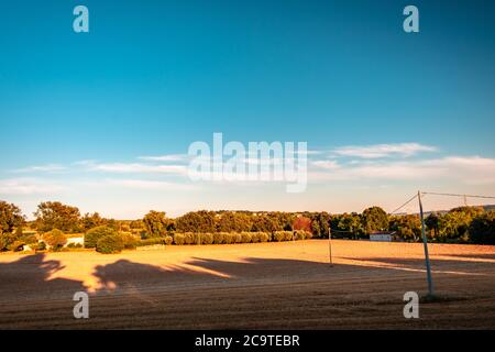 Sonnenuntergang in den Feldern von Marche aus dem Dorf Numana Stockfoto