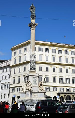 Colonna dell'Immacolata - Säule der Unbefleckten Empfängnis in der Nähe der Spanischen Treppe in der Stadt Rom, Italien Stockfoto