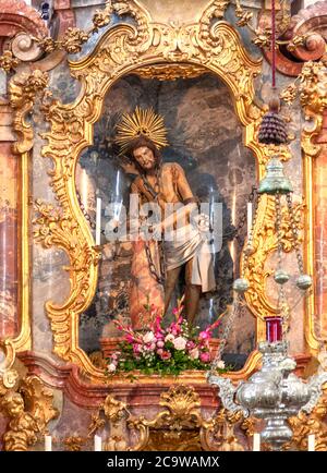 Altardetail, zentriert auf dem "weinenden Christus", Wallfahrtskirche Wieskirche, Bayern, Deutschland. Stockfoto