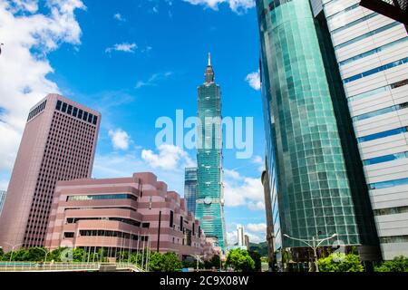 TAIPEI, TAIWAN - August 31: Blick auf Taipei 101 World Trade Center Gebäude und moderne Architektur in der Innenstadt von Taipei am 31. August 2019 i Stockfoto
