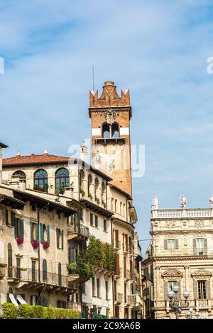 Gardello Turm in einem Sommertag in Verona, Italien Stockfoto