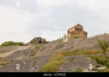 Uplistsulis Eklesia (Fürstenkirche) in der antiken Höhlenstadt Uplistsikhe, in der Nähe von Gori, Georgien Stockfoto