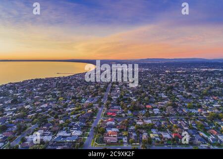 Frankston Vorort bei Sonnenuntergang - Luftlandschaft Stockfoto