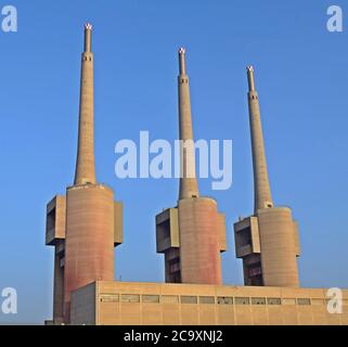 Altes Besós-Wärmekraftwerk in Barcelona Spanien Stockfoto