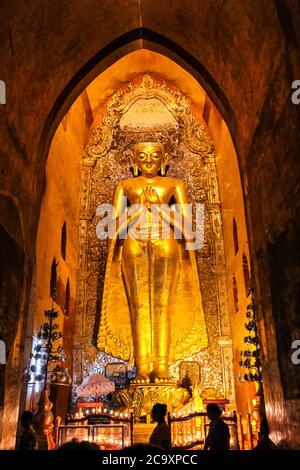 Ananda Buddhist Temple erbaut von König Kyansittha in 1105. Bagan archäologische Zone, Myanmar ehemalige Burma Stockfoto