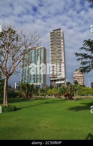 Wolkenkratzer am Meer von Panama City, Mittelamerika Stockfoto