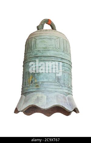 Chinesische alte Stil große Bronzeglocke isoliert auf weiß. Die Bronzeglocke ist eines der ältesten Musikinstrumente Asiens. Stockfoto