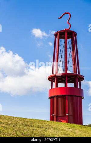 Das Geleucht Skulptur von Otto Piene in Form einer Bergarbeiterlampe auf Halde Rheinpreußen-Schonspitze in Moers, Nordrhein-Westfalen, Deutschland Stockfoto