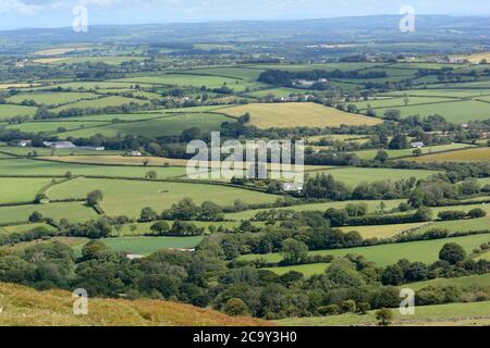 Blick über die ländliche Landschaft von Foel Drygarn Wales auf Pembrokeshiew Cymru UK Stockfoto