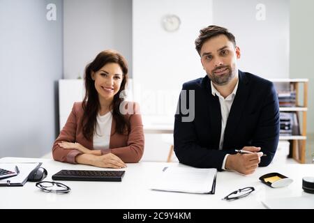Zwei Geschäftsleute Videokonferenz Webcam Ansicht Stockfoto
