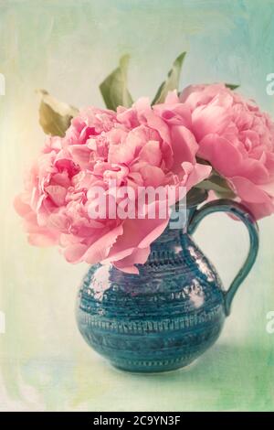 Pfingstrose Blumen in einer vase Stockfoto