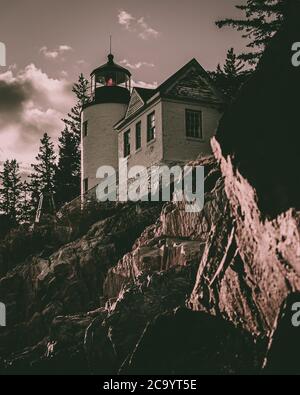 Der berühmte Leuchtturm Bass Harbor Head im Acadia National Park. Stockfoto