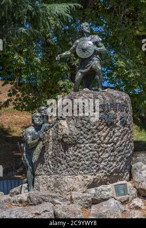 Viseu /Portugal - 07/31/2020: Ansicht eines Denkmals, Statue von Viriatus (Viriathus) aus Lusitania, Lusitanian Führer, der gegen die Römer kämpfte Stockfoto