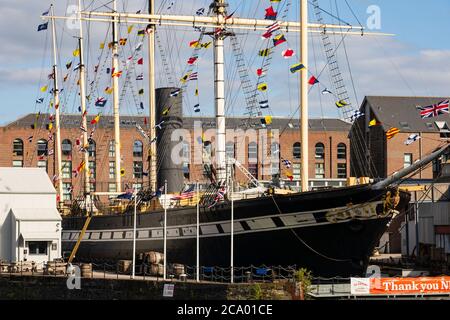 Isambard Kingdom Brunels ikonische SS Great Britain im Trockendock als Museumsschiff. Danke NHS Banner während Covid 19 Pandemie. Bristol, England. Juli Stockfoto