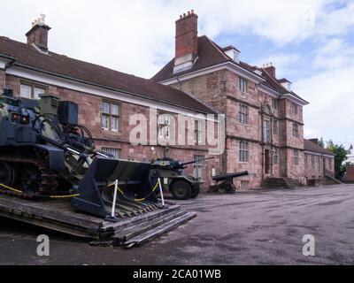 Monmouth Regimental Museum auf Castle Hill in Monmouth Monmouthshire South Wales Großbritannien in einem Flügel des Great Castle House ein denkmalgeschütztes Gebäude am Heritage Trail Stockfoto