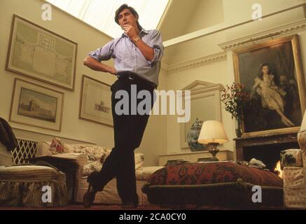 Bryan Ferry zu Hause in London 1982 Stockfoto