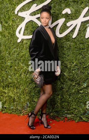 Rihanna nimmt an den British Fashion Awards im London Coliseum in London Teil. 1. Dezember 2014 © Paul Treadway Stockfoto