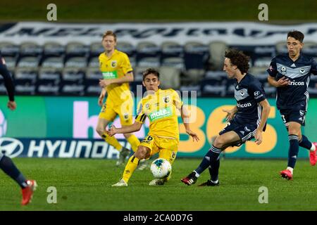 Sidney, Australien. August 2020. Central Coast Mariners Mittelfeldspieler Joshua Nisbet (26) spielt einen Durchgangsball während des Hyundai A-League-Spiels zwischen Melbourne Victory und Central Coast Mariners am Netstrata Jubilee Stadium, Sidney, Australien am 3. August 2020. Foto von Peter Dovgan. Nur redaktionelle Verwendung, Lizenz für kommerzielle Nutzung erforderlich. Keine Verwendung bei Wetten, Spielen oder Veröffentlichungen einzelner Vereine/Vereine/Spieler. Kredit: UK Sports Pics Ltd/Alamy Live Nachrichten Stockfoto