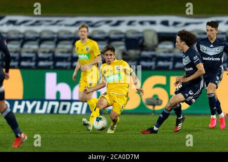 Sidney, Australien. August 2020. Central Coast Mariners Mittelfeldspieler Joshua Nisbet (26) spielt einen Durchgangsball während des Hyundai A-League-Spiels zwischen Melbourne Victory und Central Coast Mariners am Netstrata Jubilee Stadium, Sidney, Australien am 3. August 2020. Foto von Peter Dovgan. Nur redaktionelle Verwendung, Lizenz für kommerzielle Nutzung erforderlich. Keine Verwendung bei Wetten, Spielen oder Veröffentlichungen einzelner Vereine/Vereine/Spieler. Kredit: UK Sports Pics Ltd/Alamy Live Nachrichten Stockfoto