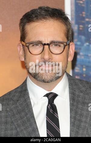 Steve Carell nimmt an der UK-Premiere von Anchorman 2: The Legend setzt sich im Vue West End in London fort. 11. Dezember 2013 © Paul Treadway Stockfoto