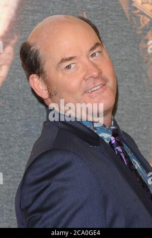 David Koechner nimmt an der UK-Premiere von Anchorman 2: The Legend setzt sich im Vue West End in London fort. 11. Dezember 2013 © Paul Treadway Stockfoto