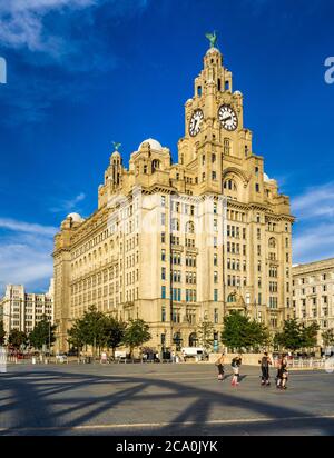 Royal Liver Building Liverpool. Erbaut zwischen 1908-1911 als Heimat der Royal Liver Assurance Gruppe. Eines der Liverpool Three Graces Gebäude. Stockfoto