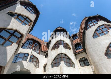 Makovecz Wohngebäude in Sarospatak, Ungarn. Stockfoto