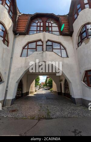 Makovecz Wohngebäude in Sarospatak, Ungarn. Stockfoto