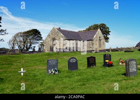 St Baglan's Church, Llanfaglan, Nordwales, ist die letzte Ruhestätte von Lord Snowdon. Diese mittelalterliche Kirche stammt aus dem 13. Jahrhundert. Stockfoto