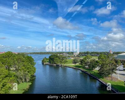 Orlando, FL/USA-7/25/20: Luftbild von der Monorail in Walt Disney World Resorts in Orlando, FL. Stockfoto