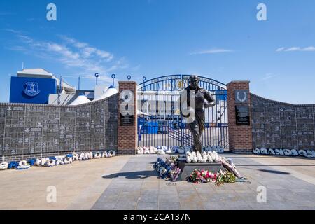 Statue von Dixie Dean vor dem Goodison Park in Liverpool Mai 2020 Stockfoto