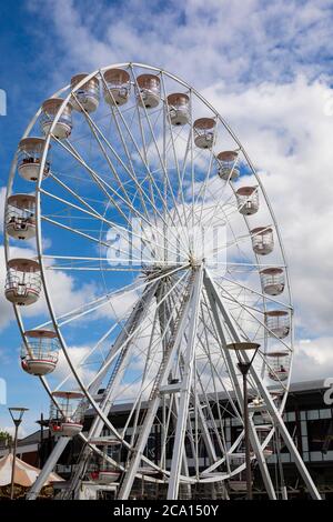 Riesenrad in Millenium Square, Bristol, England. Juli 2020 Stockfoto