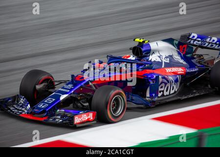 Pierre Gasly fährt mit seiner Scuderia Toro Rosso STR13 F1 Car während des Qualifyings für den Großen Preis von Österreich 2018 auf dem Red Bull Ring. Stockfoto