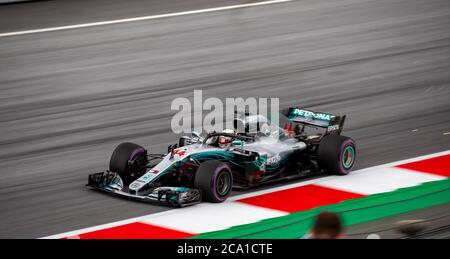 Lewis Hamilton in seinem Mercedes AMG F1 W08 EQ Power+ Fahrzeug während des Qualifyings des Grand Prix von Österreich 2018 auf dem Red Bull Ring. Stockfoto