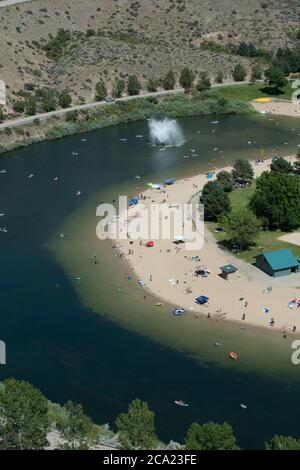 Sandy Point am Lucky Peak Dam, Lucky Peak State Park in der Nähe von Boise Idaho Stockfoto