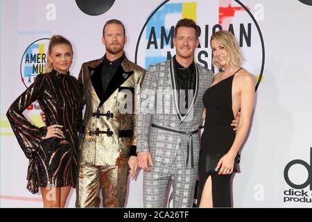 LOS ANGELES - Okt 9: Brittney Marie Cole, Brian Kelley, Tyler Hubbard, Hayley Hubbard bei den American Music Awards 2018 im Microsoft Theater am 9. Oktober 2018 in Los Angeles, CA Stockfoto