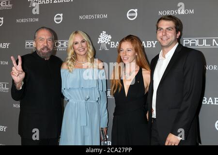 LOS ANGELES - NOV 10: John Paul DeJoria, Eloise Broady DeJoria, Guest, John Anthony DeJoria bei der Baby2Baby Gala 2018 in den 3Labs am 10. November 2018 in Culver City, CA Stockfoto