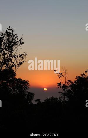 Fotos des Sonnenuntergangs an verschiedenen Orten. Stockfoto