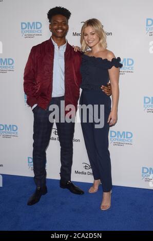 LOS ANGELES - MAI 20: Aubrey Joseph, Olivia holt am 20. Mai 2018 in Burbank, CA im Disney ABC International im Vorfeld der Walt Disney Studios Stockfoto