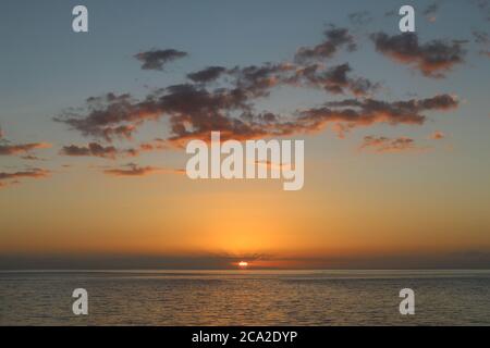 Fotos des Sonnenuntergangs an verschiedenen Orten. Stockfoto