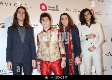 LOS ANGELES - 4. MÄRZ: Sam Kiszka, Josh Kiszka, Jake Kiszka, Danny Wagner, Greta Van Fleet bei der 2018 Elton John AIDS Foundation Oscar Viewing Party im West Hollywood Park am 4. März 2018 in West Hollywood, CA Stockfoto