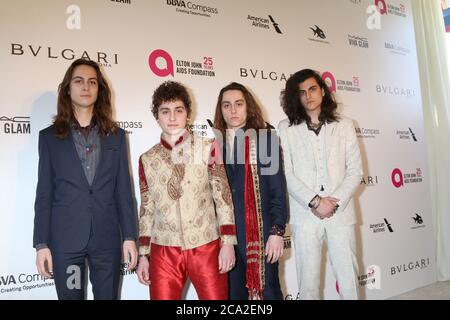 LOS ANGELES - 4. MÄRZ: Sam Kiszka, Josh Kiszka, Jake Kiszka, Danny Wagner, Greta Van Fleet bei der 2018 Elton John AIDS Foundation Oscar Viewing Party im West Hollywood Park am 4. März 2018 in West Hollywood, CA Stockfoto