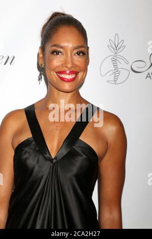 LOS ANGELES - AUG 25: Gina Torres bei den 33. Annual Imagen Awards im JW Marriott Hotel am 25. August 2018 in Los Angeles, CA Stockfoto