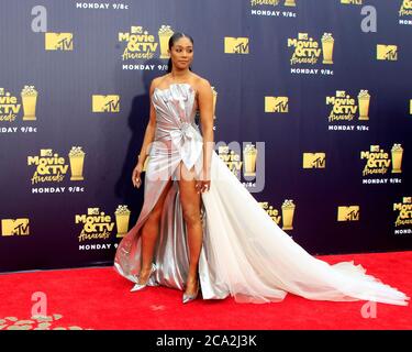 LOS ANGELES - JUN 16: Tiffany Haddish bei den MTV Movie and TV Awards 2018 im Barker Hanger am 16. Juni 2018 in Santa Monica, CA Stockfoto